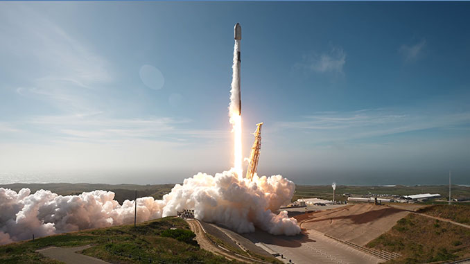 Starlink 17-17 任务自范登堡升空（配图：SpaceX，转载自 Spaceflight Now 报道）