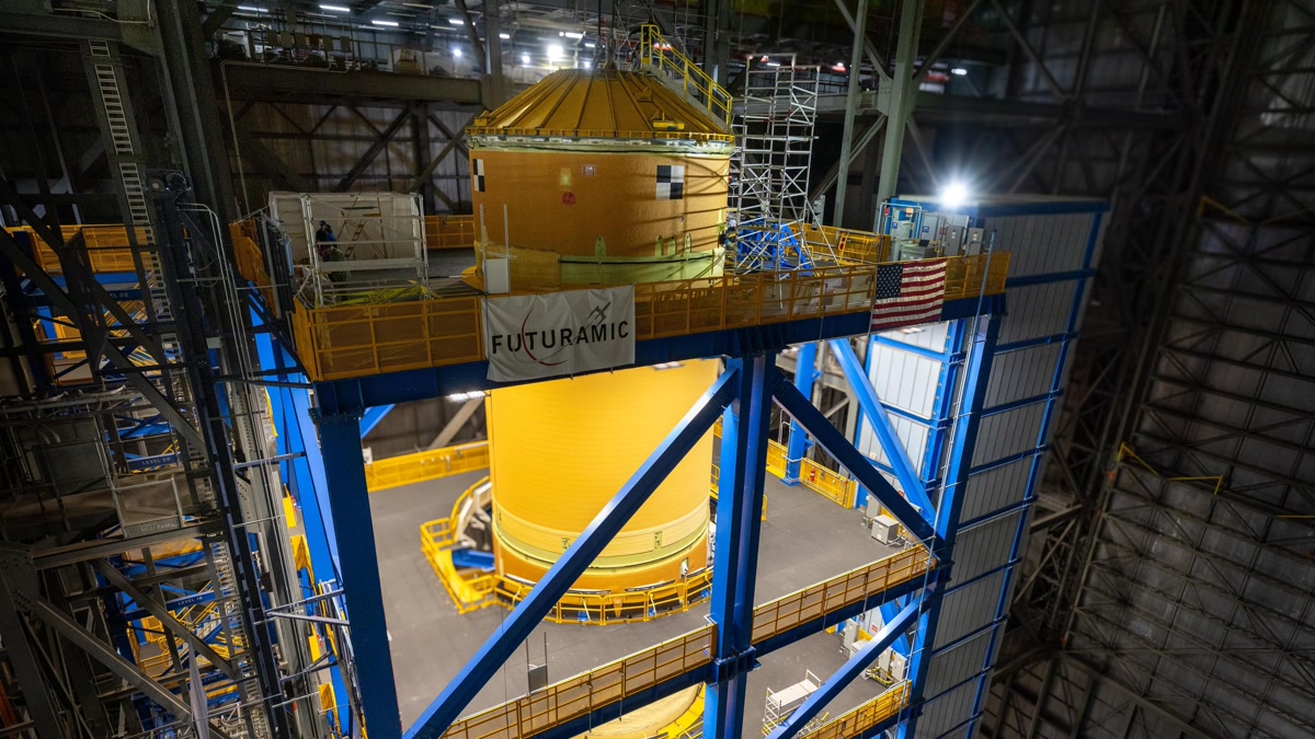 Artemis III SLS Core Stage Arrives at Kennedy Space Center for Final Assembly