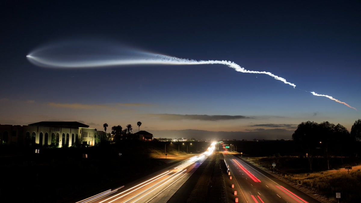 Scientists Warn: SpaceX Starlink and Other Satellite Megaconstellations Constitute an 'Unregulated Geoengineering Experiment'