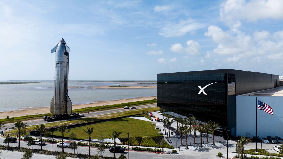 Worker Dies at SpaceX's Starbase Ahead of Starship V3 Megarocket Launch