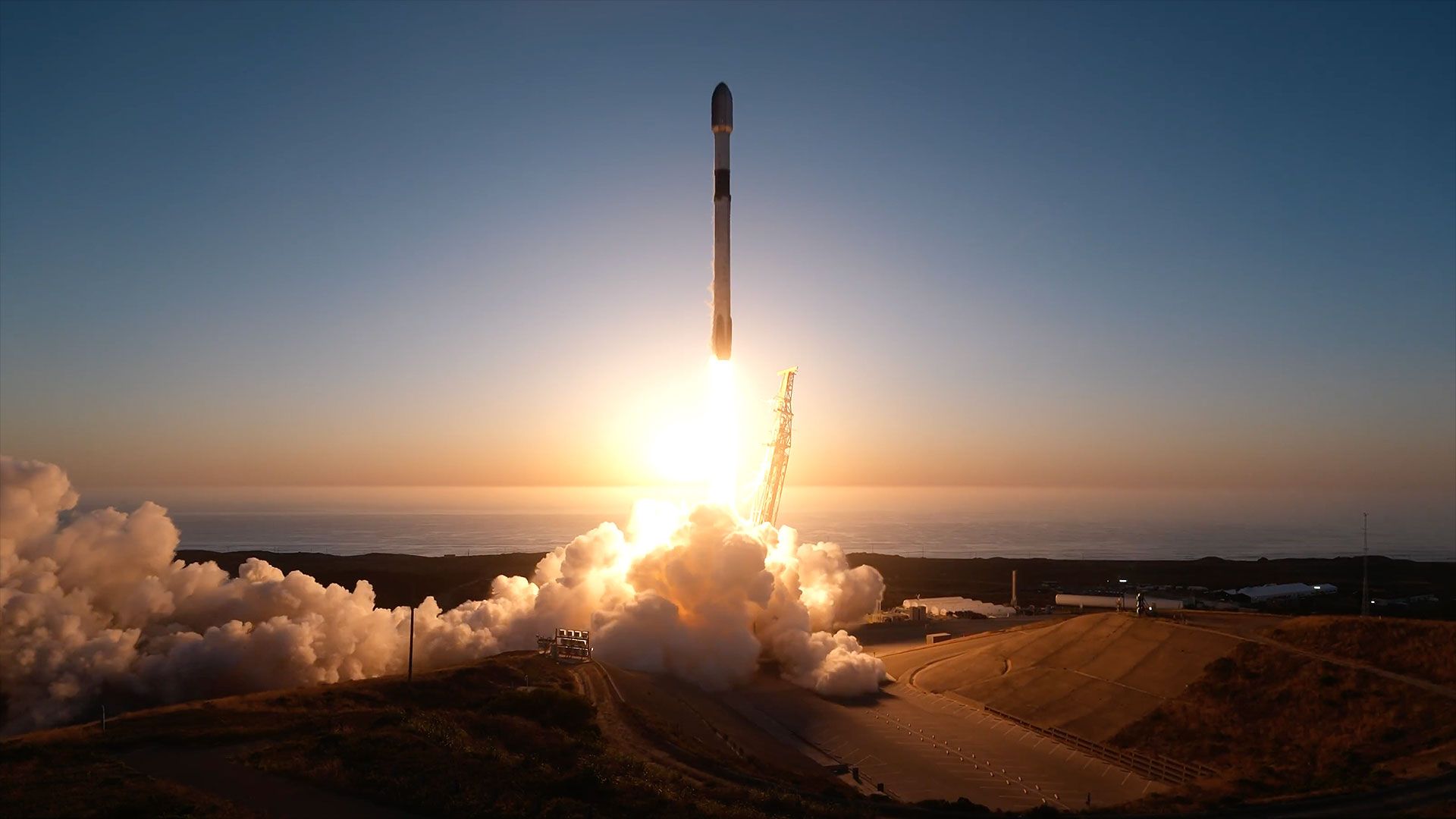 SpaceX Launches Starlink 17-42 from Vandenberg