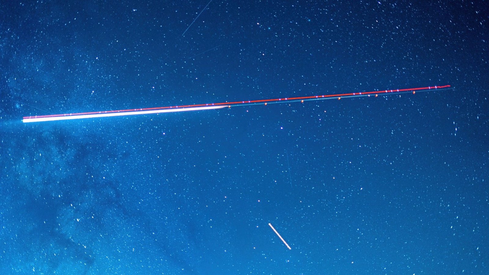 SpaceX Wins $4.16 Billion Space Force Contract to Build a Space-Based Air-Tracking Constellation