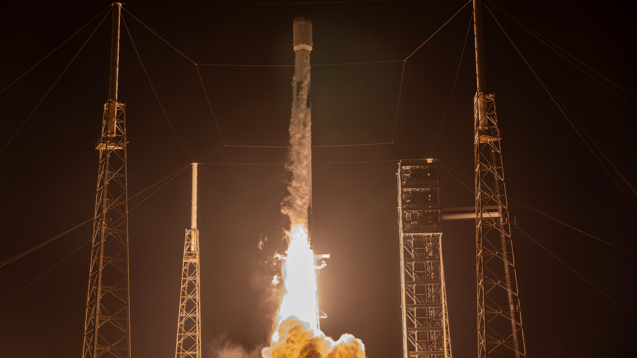 SpaceX Falcon 9 B1067 Sets Reuse Record with 36th Flight