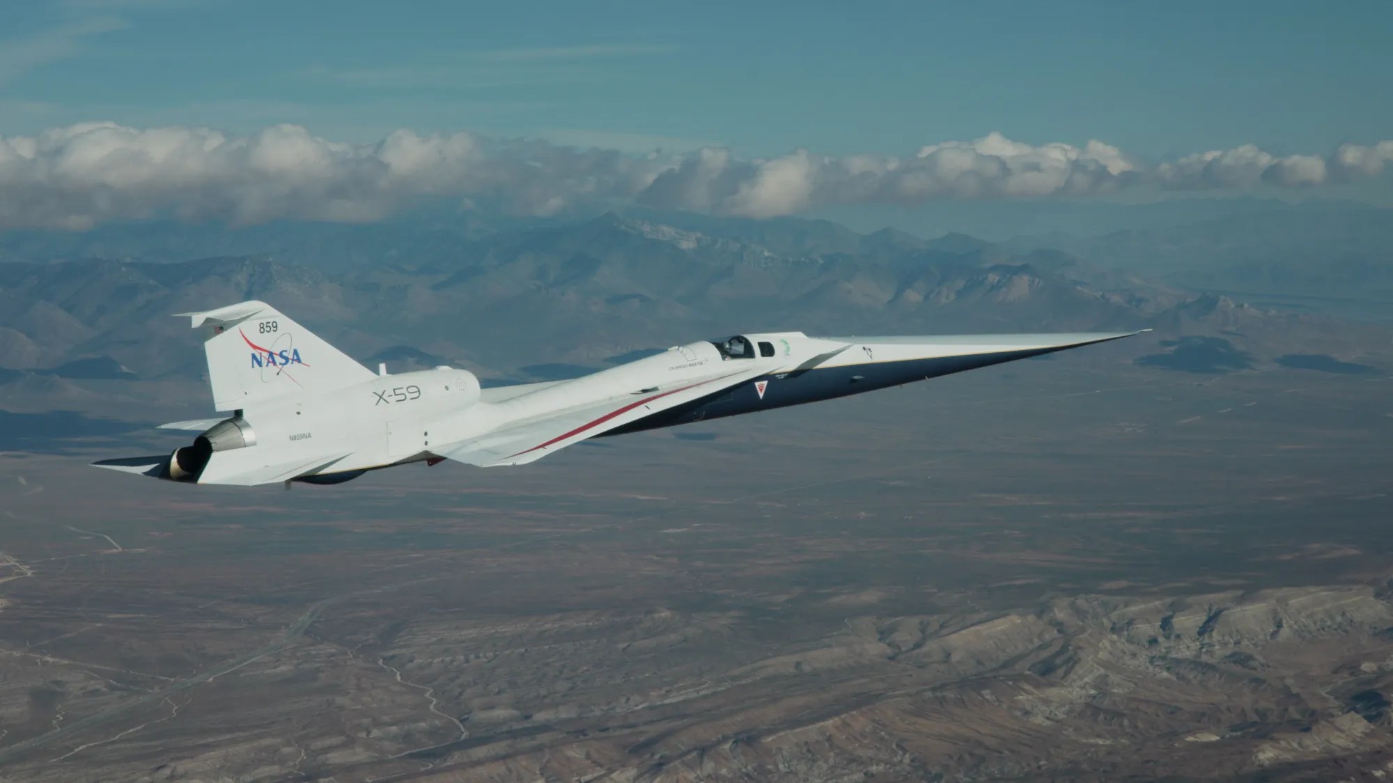 NASA X-59 静音超音速验证机完成滑行测试
