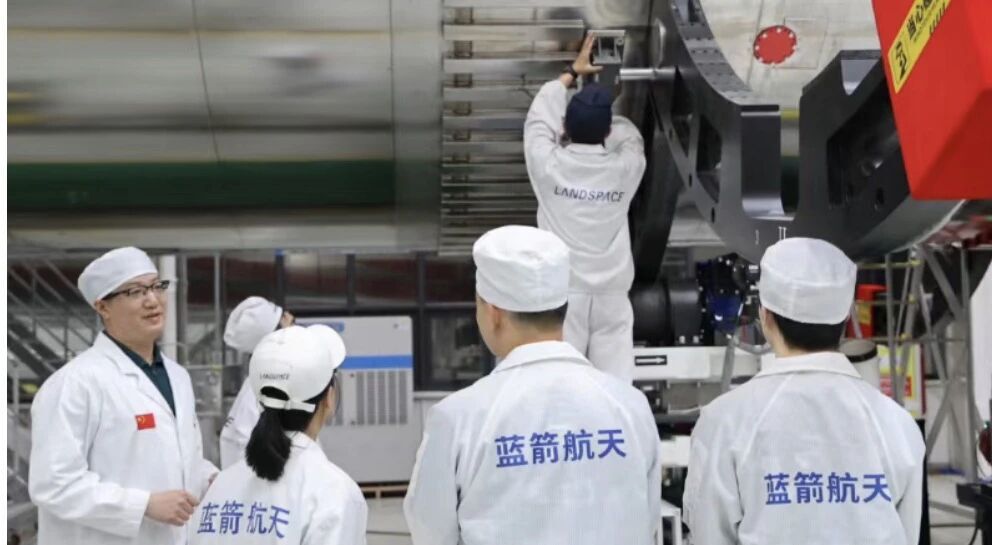蓝箭航天朱雀三号遥二火箭正式进入出厂阶段，稳步冲刺二季度发射