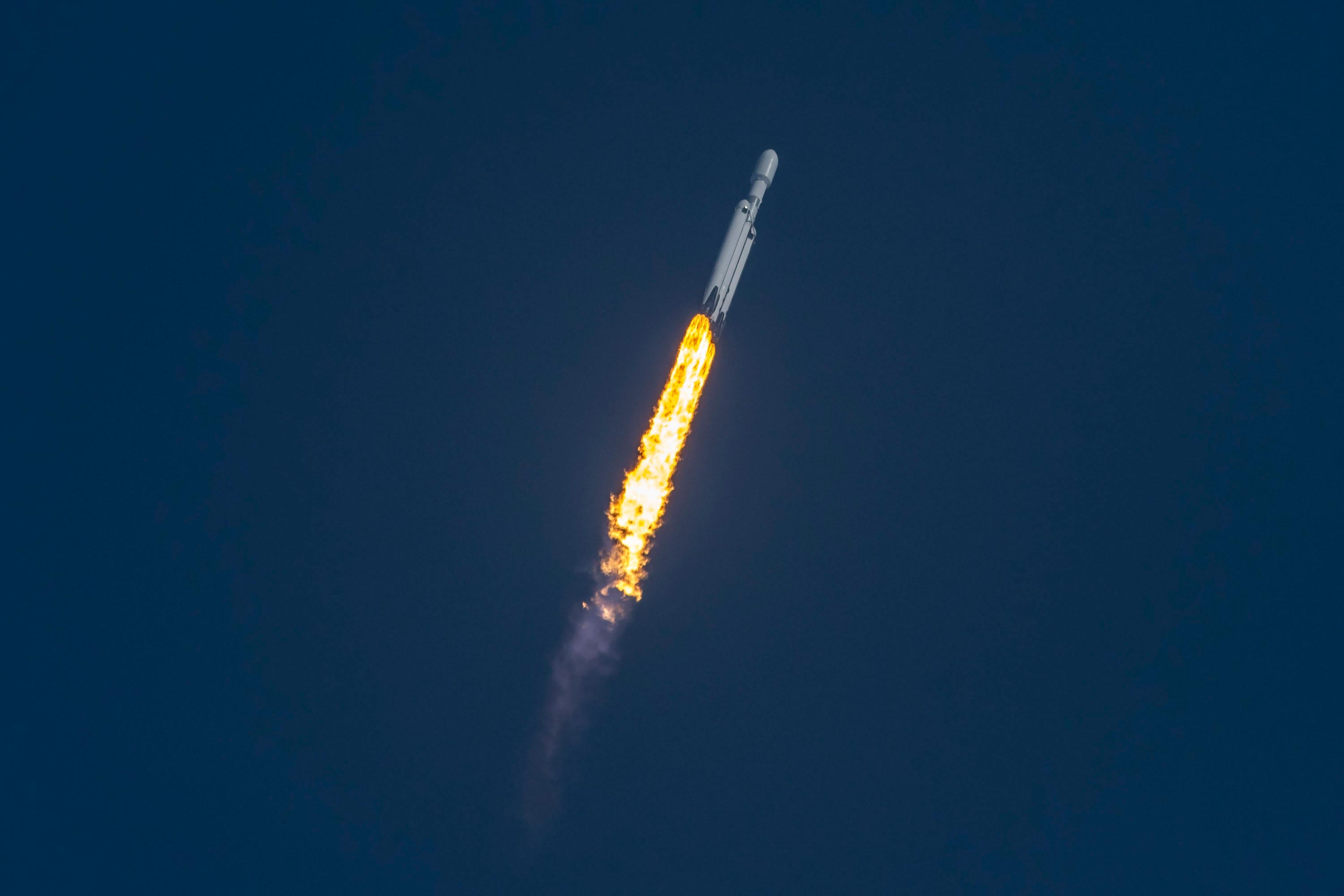 蓝色起源调整员工激励机制应对SpaceX上市冲击
