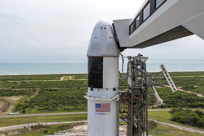 NASA 与 SpaceX 因天气原因取消 CRS-34 货运龙飞船发射