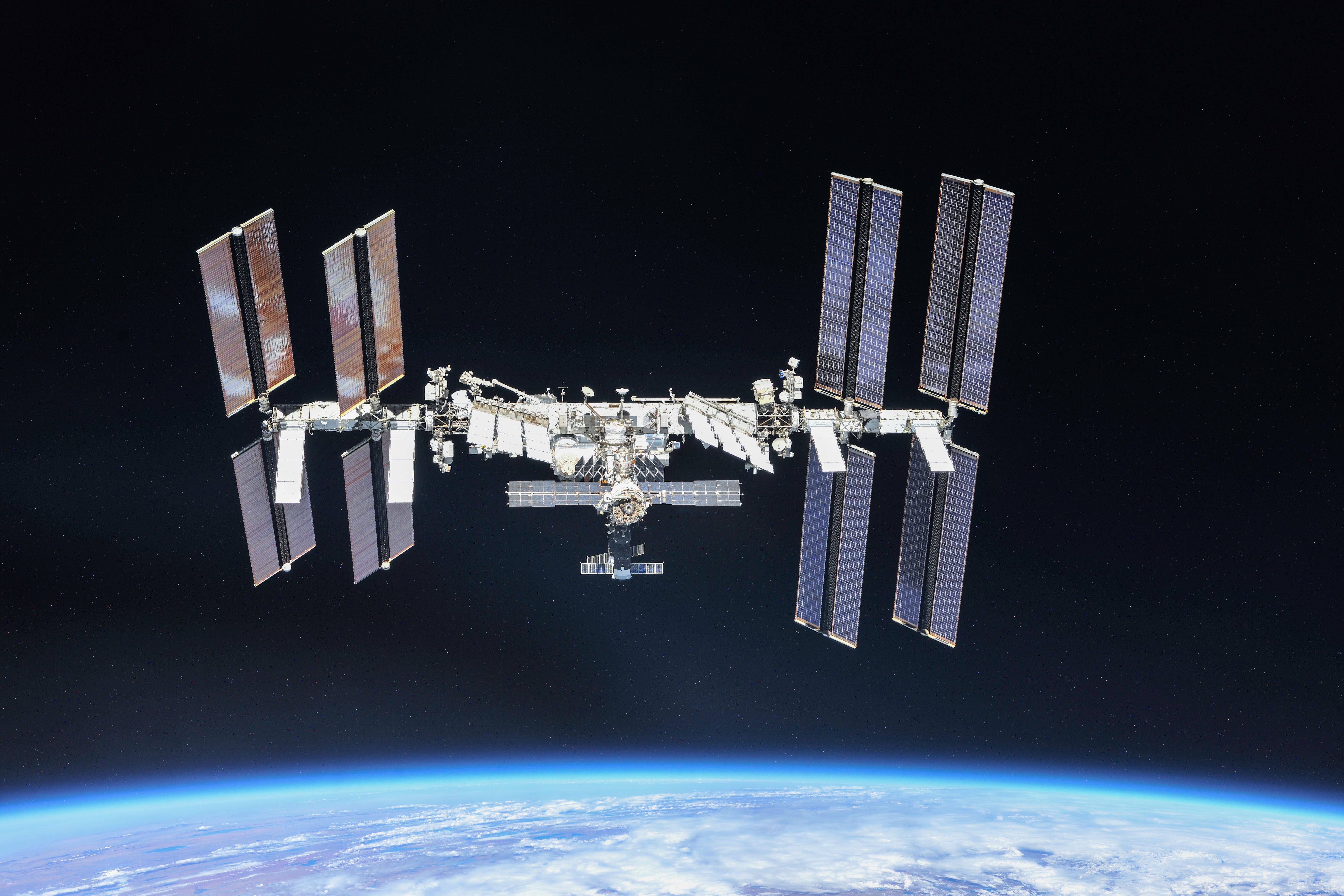 SpaceX第五艘龙飞船Grace抵达国际空间站,Axiom-4私人乘组进驻